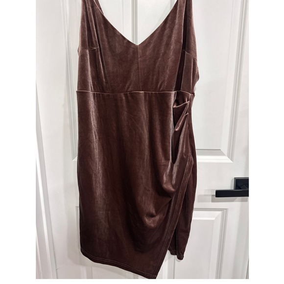 Forever 21 Wrap Dress Mauve Velvet 2X Womens NWT - Picture 2 of 4